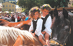 Kids-Special - Kids on a horseride